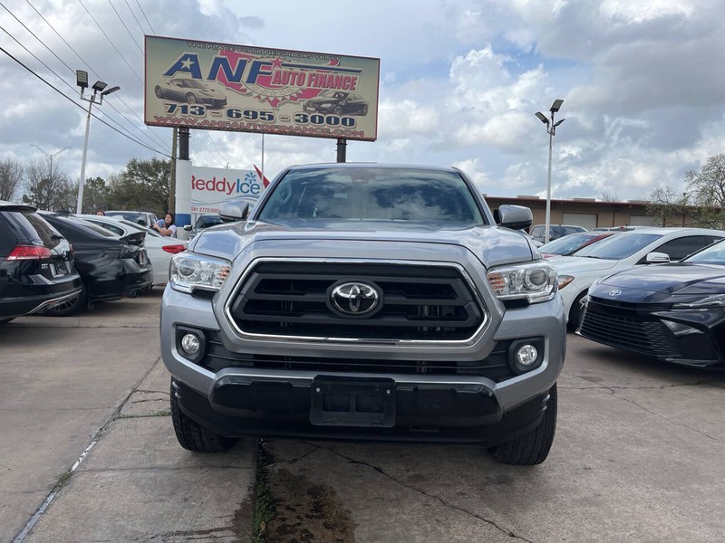 Toyota Tacoma Vehicle Image 02