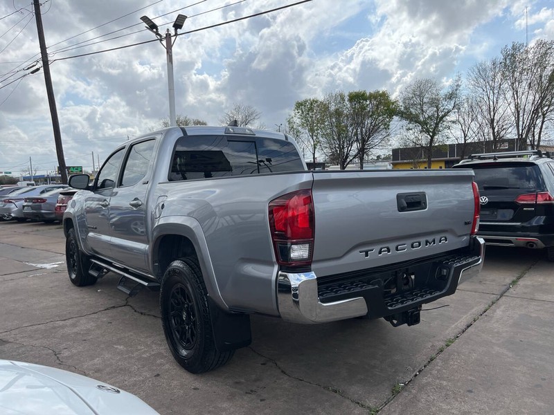 Toyota Tacoma Vehicle Image 03