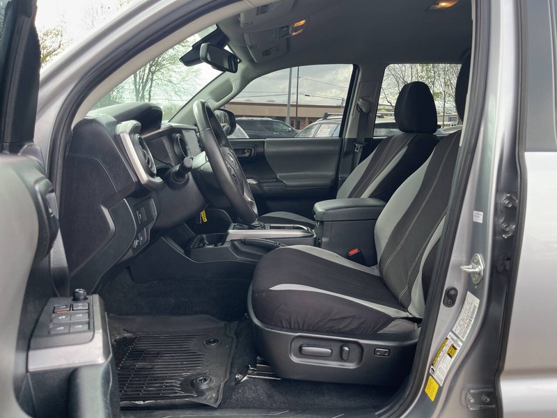 Toyota Tacoma Vehicle Image 07