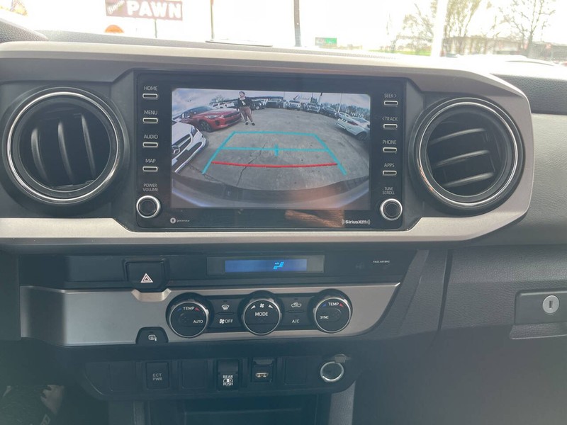 Toyota Tacoma Vehicle Image 12