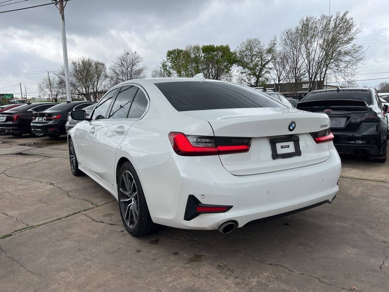 BMW 3 Series Vehicle Image 03