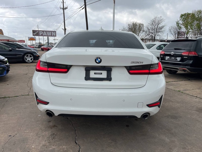 BMW 3 Series Vehicle Image 04