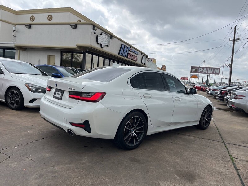 BMW 3 Series Vehicle Image 05