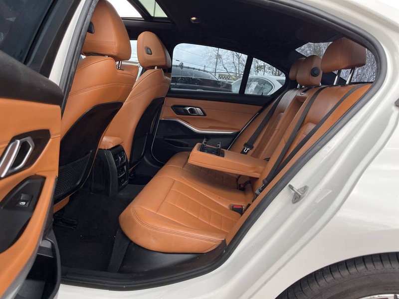 BMW 3 Series Vehicle Image 08