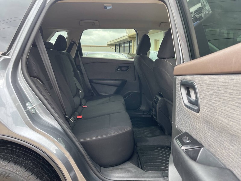 Nissan Rogue Vehicle Image 10