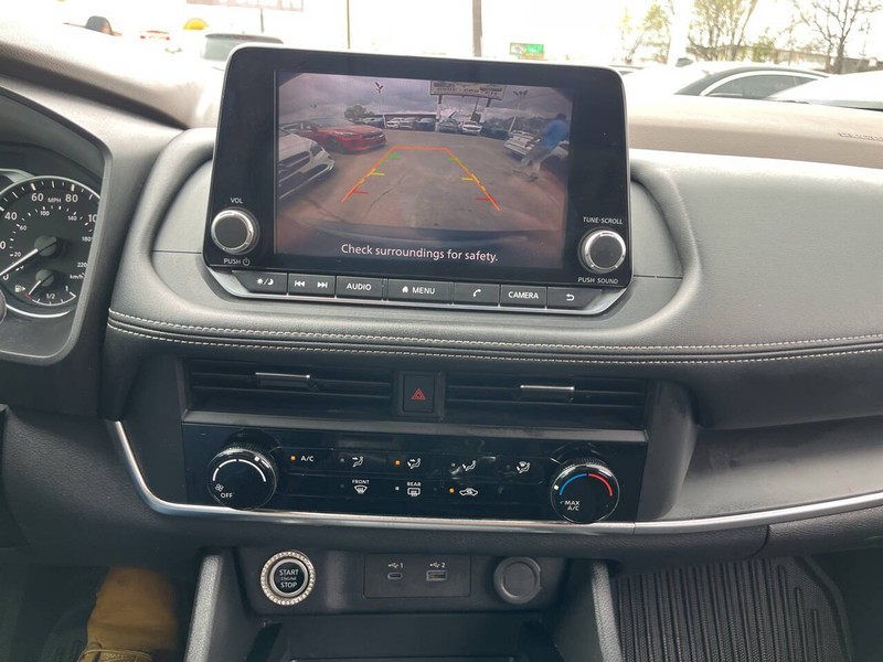 Nissan Rogue Vehicle Image 12