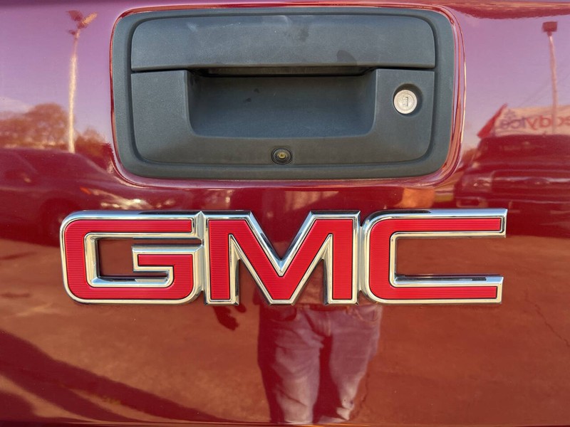 GMC Sierra 1500 Vehicle Image 11
