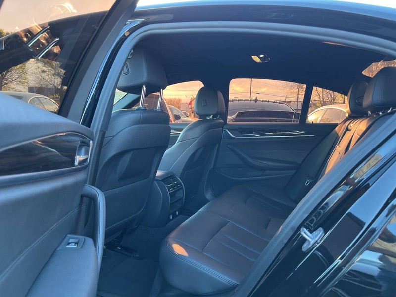 BMW 5 Series Vehicle Image 08