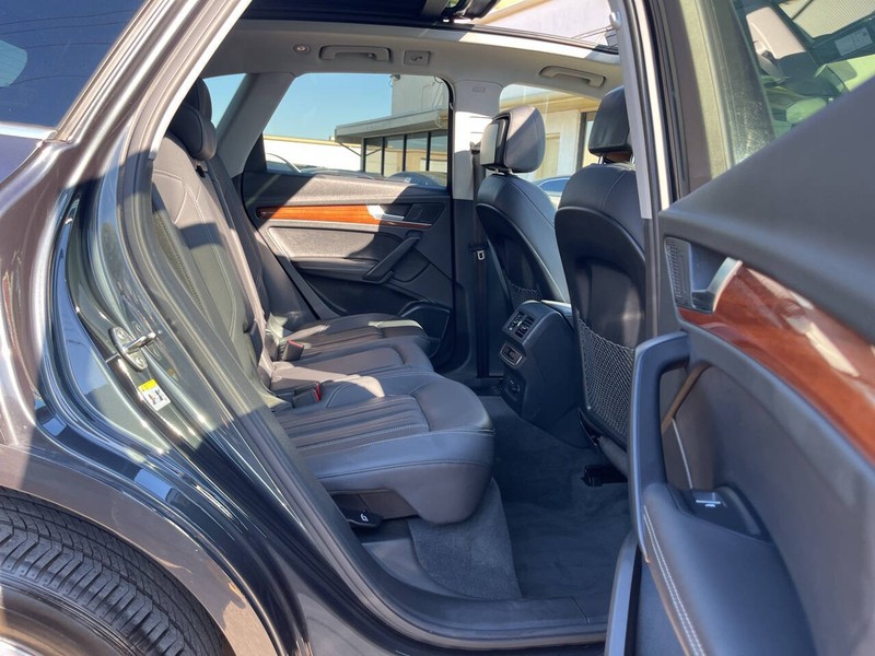 Audi Q5 Vehicle Image 10