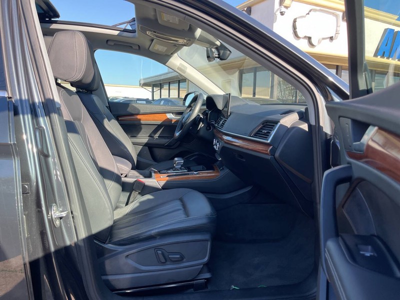 Audi Q5 Vehicle Image 11