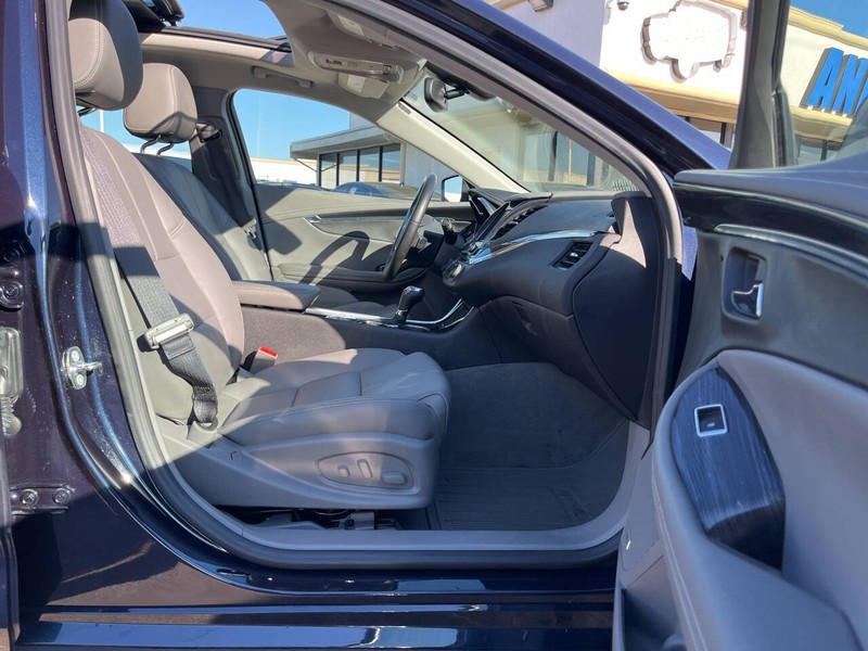 Chevrolet Impala Vehicle Image 12