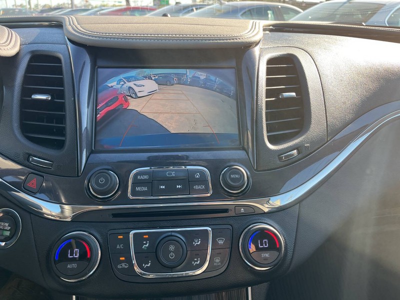 Chevrolet Impala Vehicle Image 13