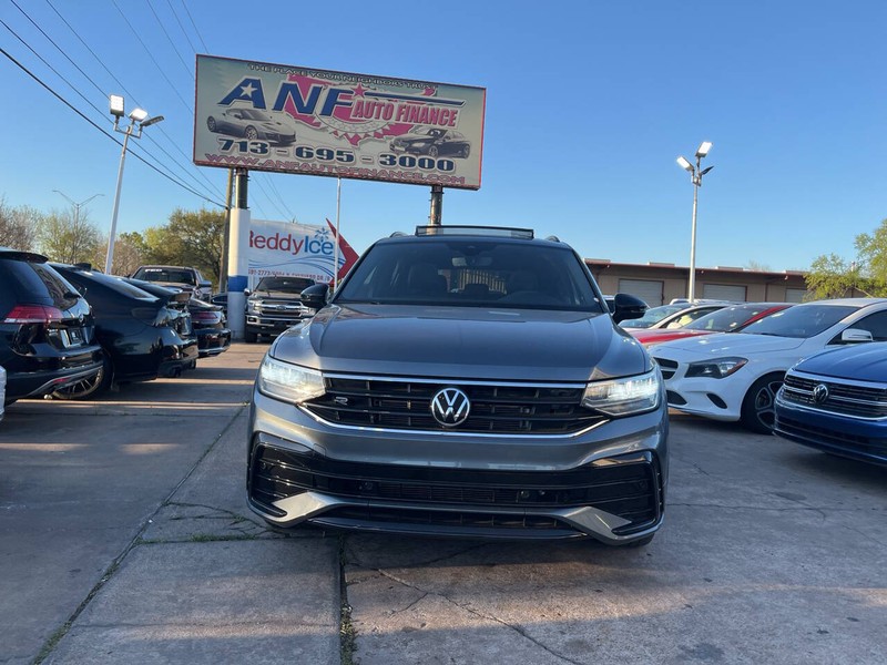 Volkswagen Tiguan Vehicle Image 02