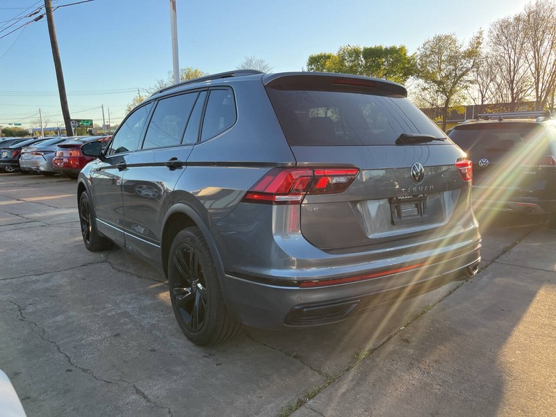 Volkswagen Tiguan Vehicle Image 03