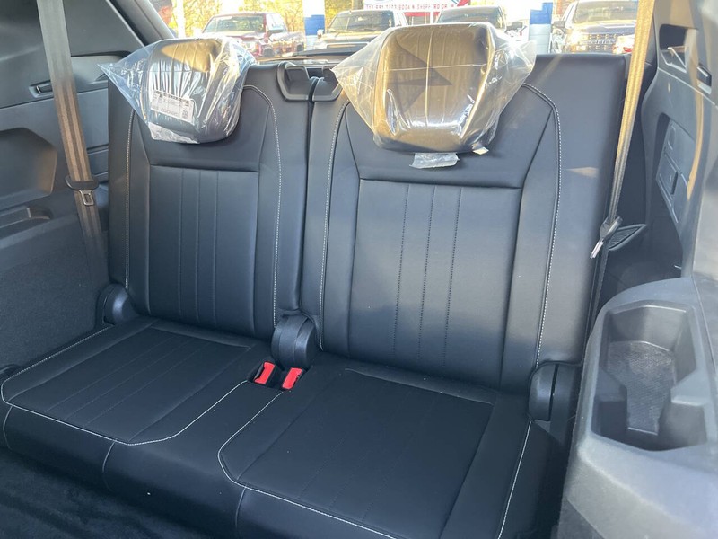 Volkswagen Tiguan Vehicle Image 09