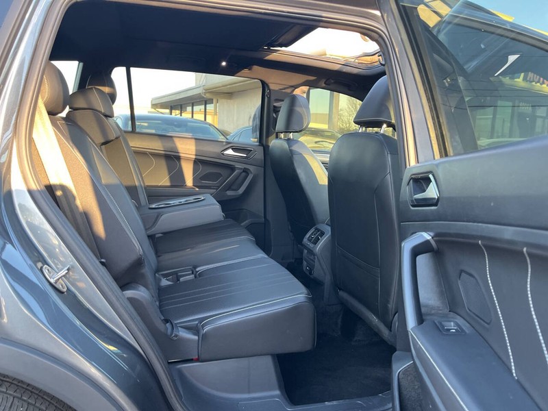 Volkswagen Tiguan Vehicle Image 13