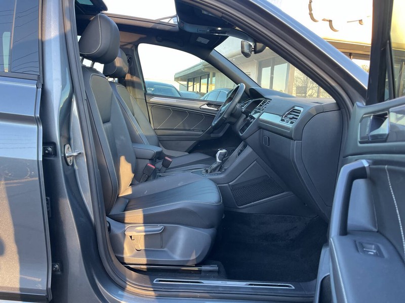 Volkswagen Tiguan Vehicle Image 14