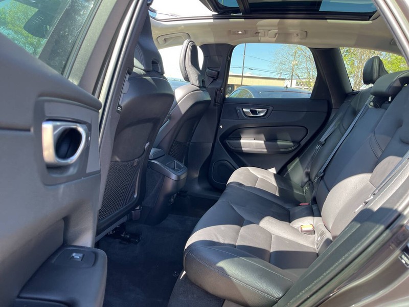 Volvo XC60 Vehicle Image 08