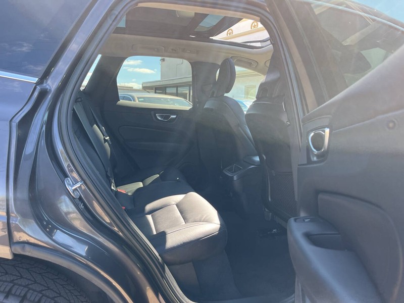 Volvo XC60 Vehicle Image 10