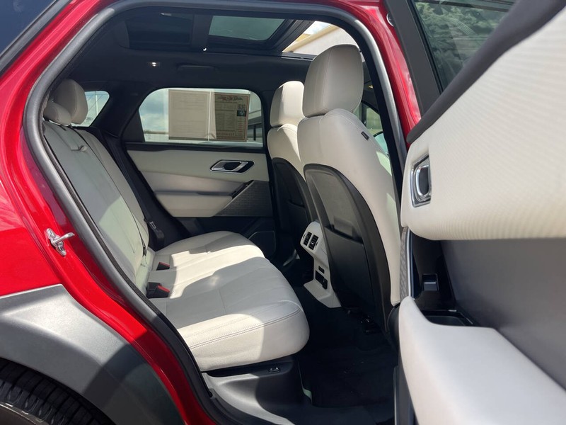 Land Rover Range Rover Velar Vehicle Image 11