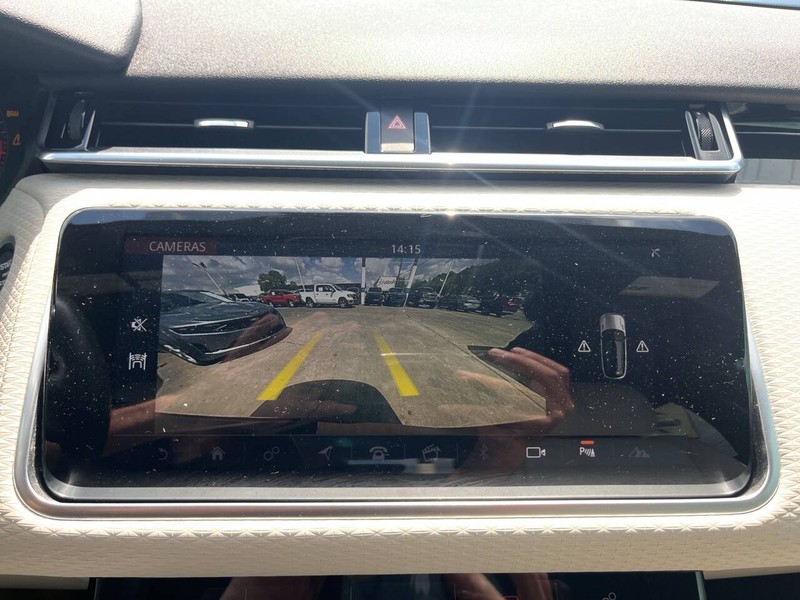 Land Rover Range Rover Velar Vehicle Image 13