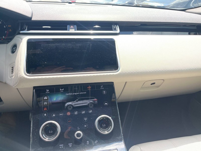 Land Rover Range Rover Velar Vehicle Image 14