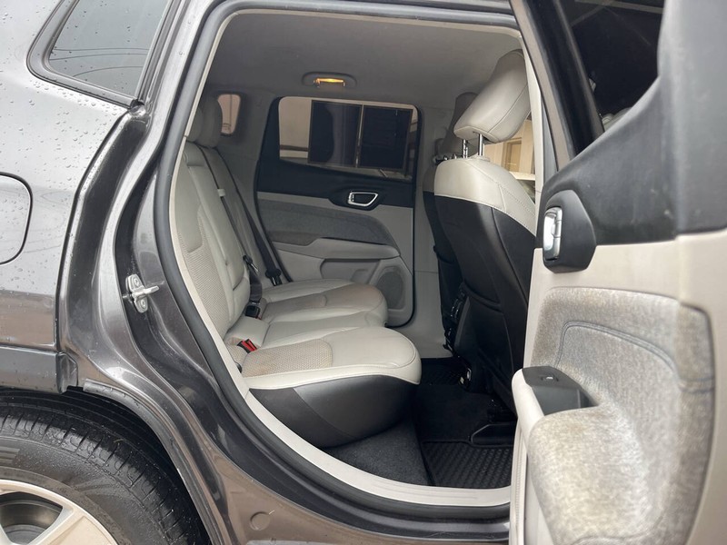 Jeep Compass Vehicle Image 10