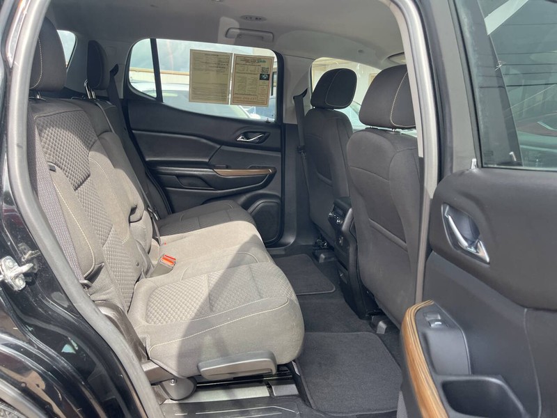 GMC Acadia Vehicle Image 10