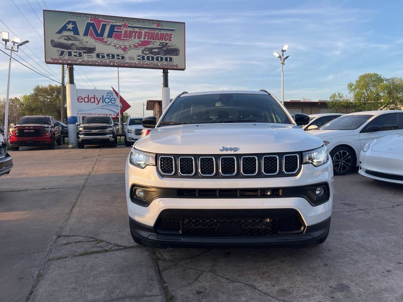 Jeep Compass Vehicle Image 02