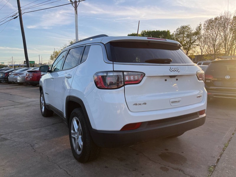 Jeep Compass Vehicle Image 03