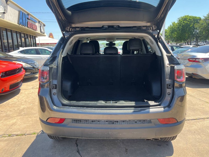 Jeep Compass Vehicle Image 09