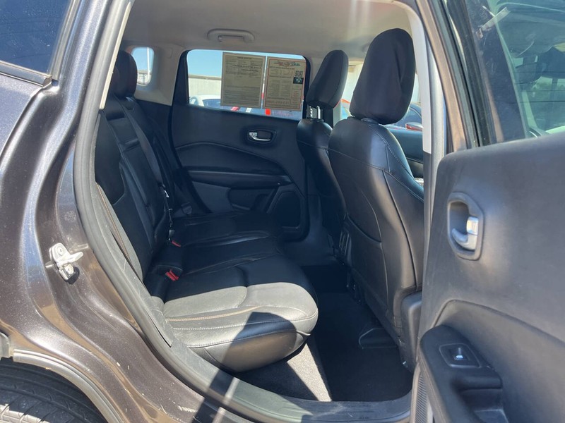 Jeep Compass Vehicle Image 10