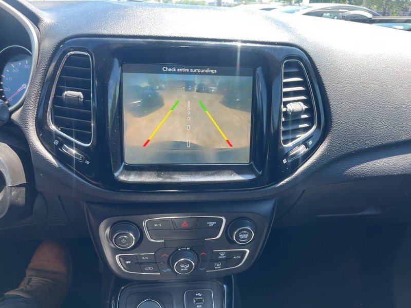 Jeep Compass Vehicle Image 12