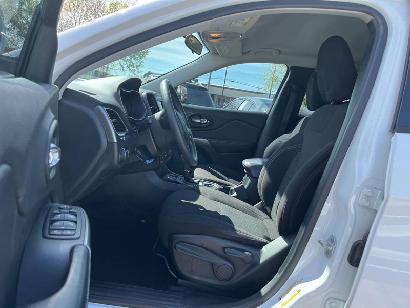 Jeep Cherokee Vehicle Image 07