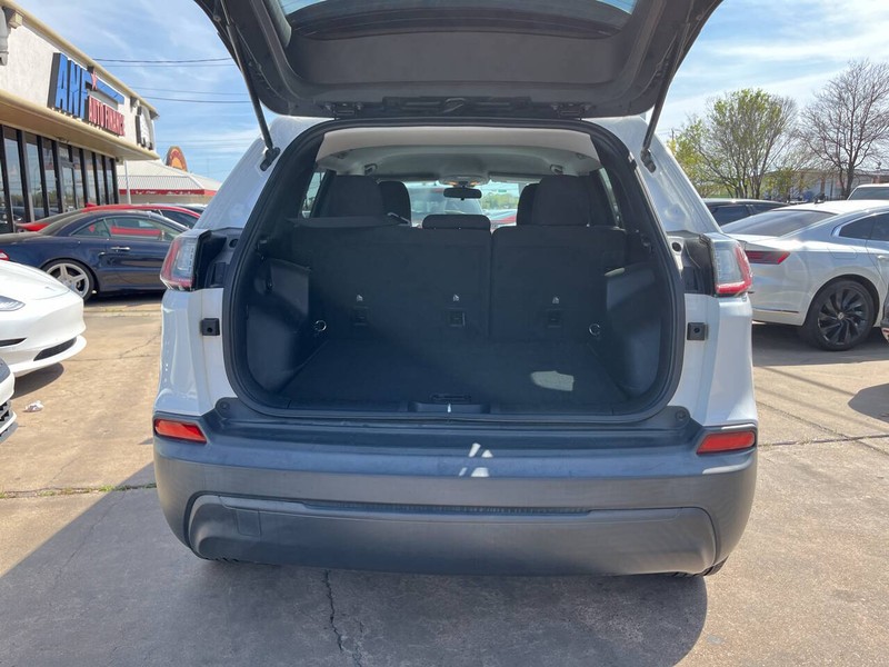 Jeep Cherokee Vehicle Image 09