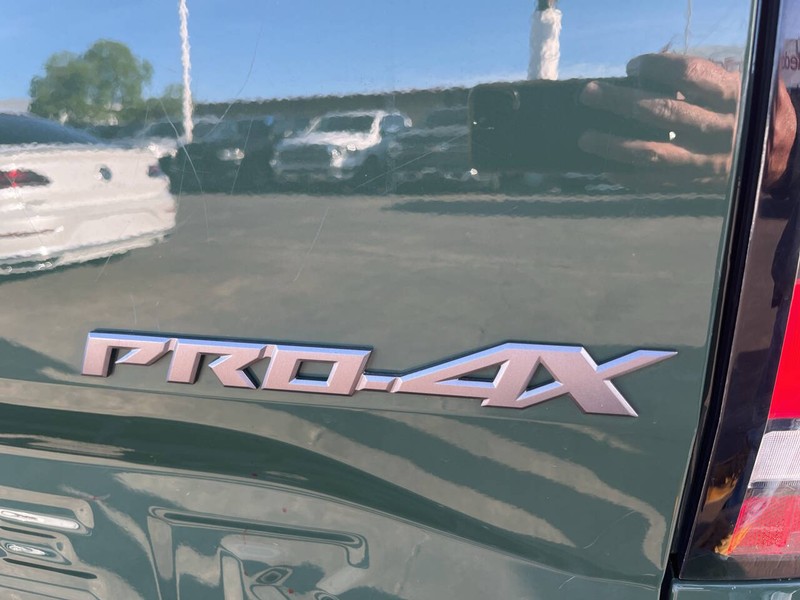 Nissan Frontier Vehicle Image 07