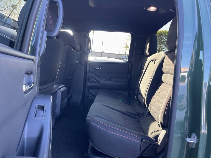 Nissan Frontier Vehicle Image 10