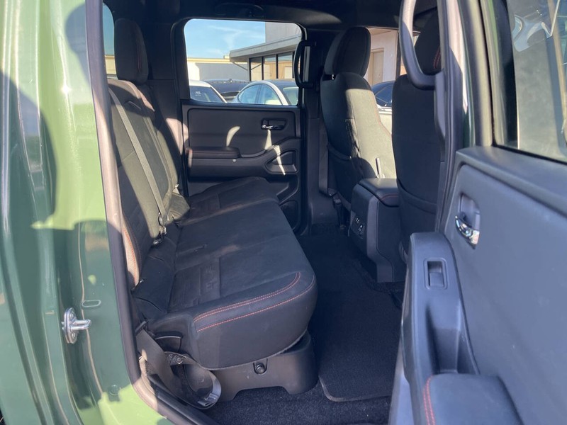 Nissan Frontier Vehicle Image 11