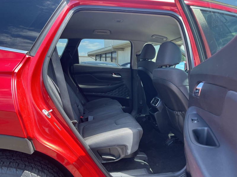 Hyundai Santa Fe Vehicle Image 10