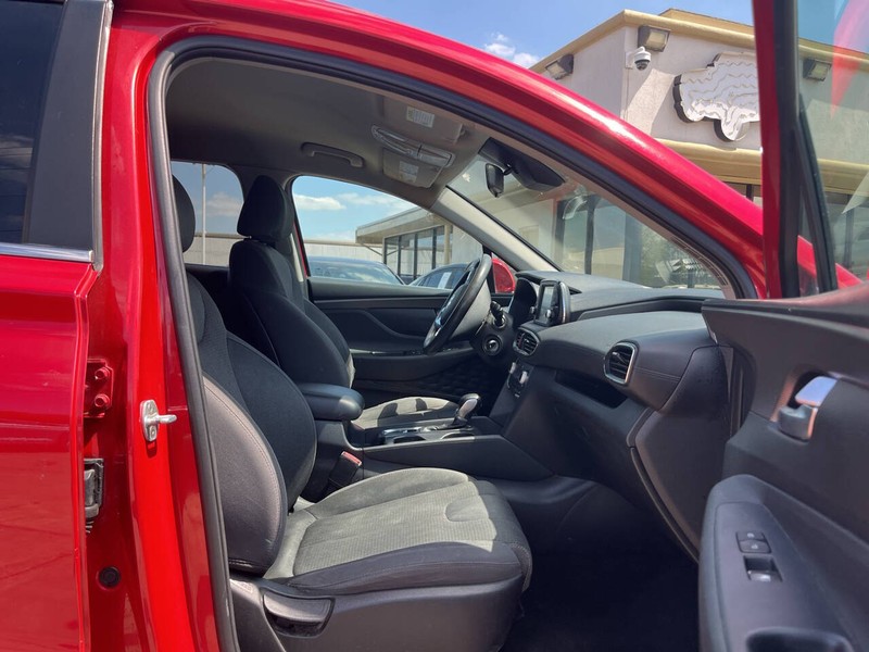 Hyundai Santa Fe Vehicle Image 11