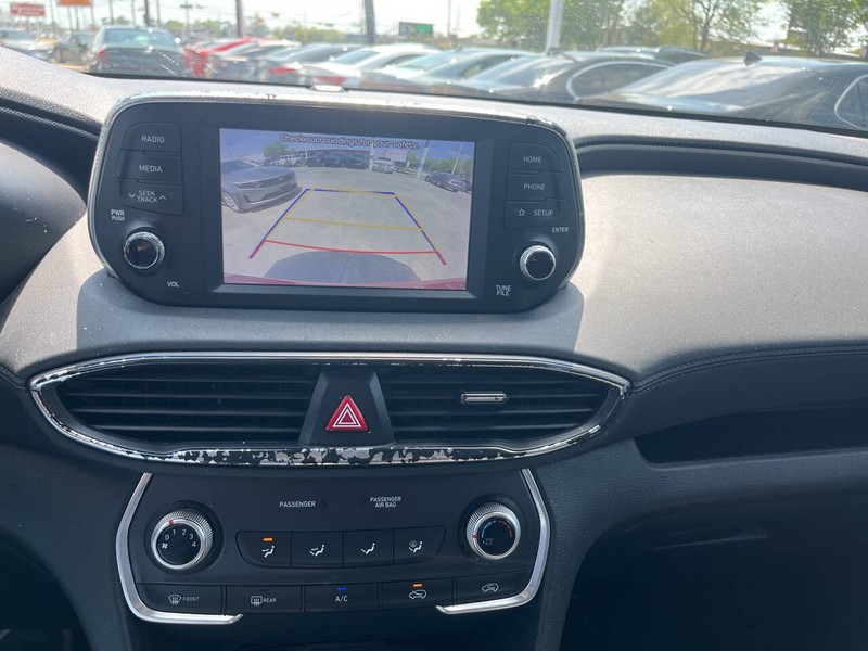 Hyundai Santa Fe Vehicle Image 12