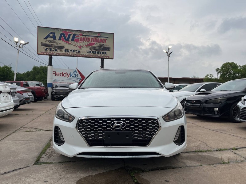 Hyundai Elantra GT Vehicle Image 02