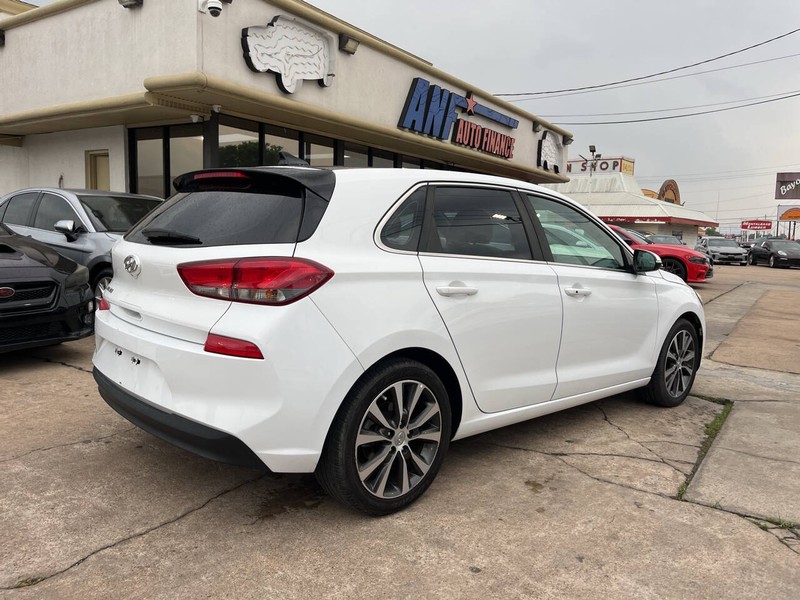 Hyundai Elantra GT Vehicle Image 05