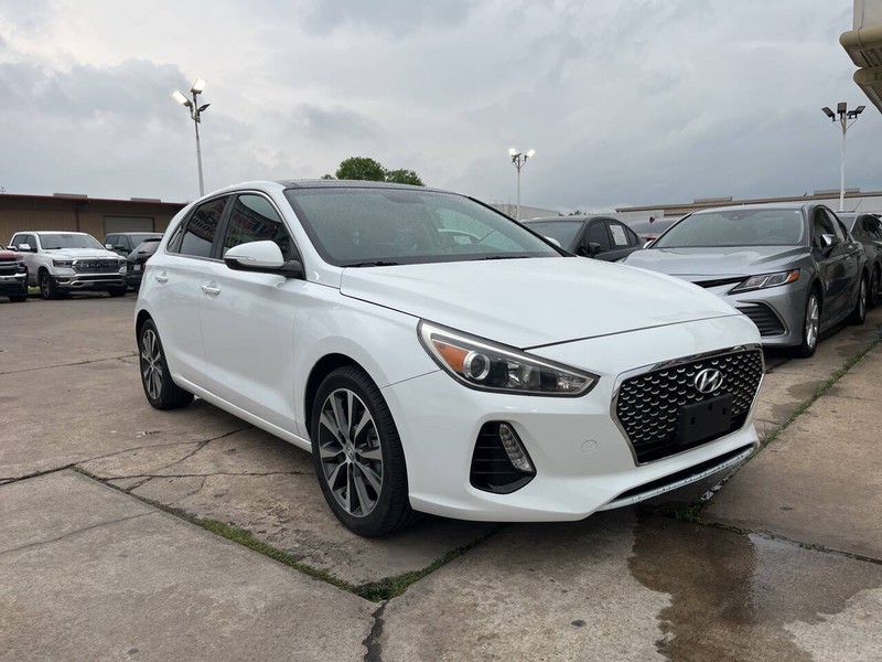 Hyundai Elantra GT Vehicle Image 06