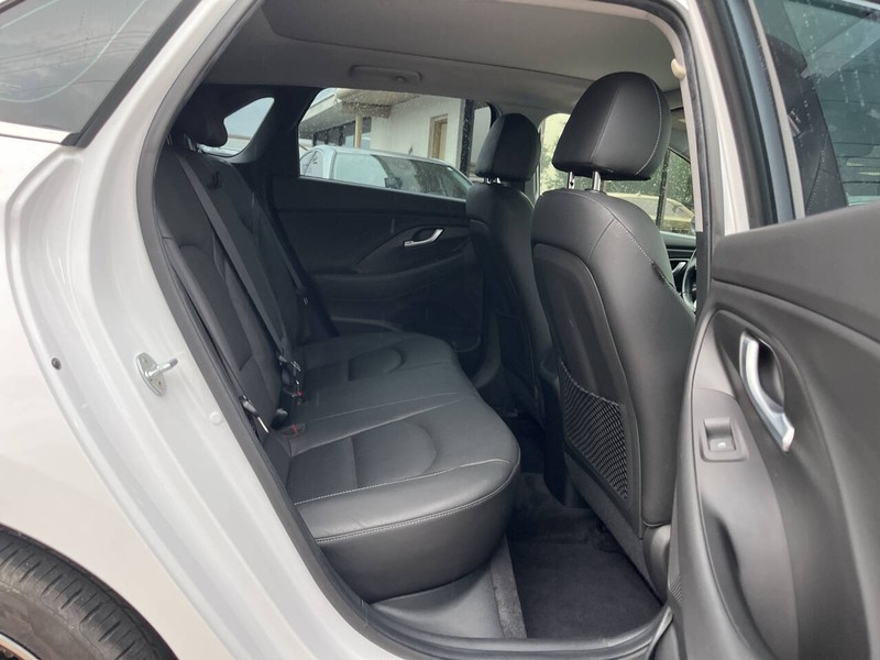 Hyundai Elantra GT Vehicle Image 10