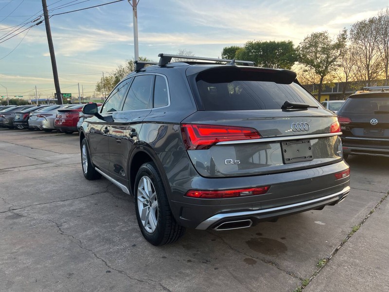 Audi Q5 Vehicle Image 02