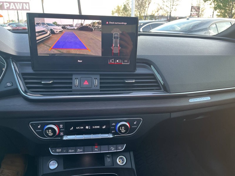 Audi Q5 Vehicle Image 11