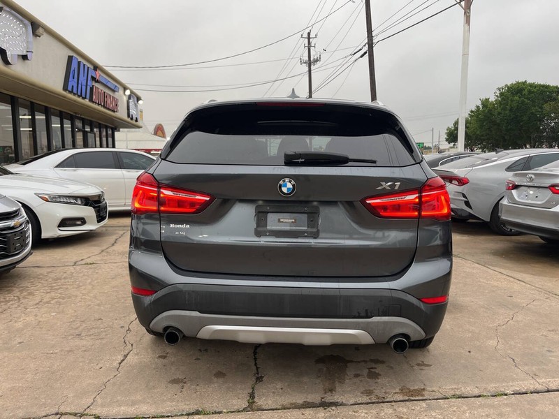 BMW X1 Vehicle Image 04