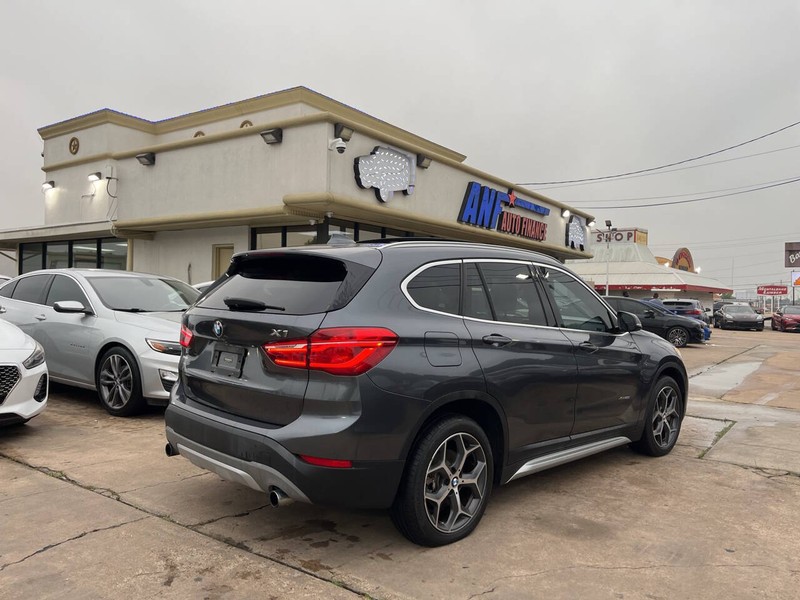 BMW X1 Vehicle Image 05