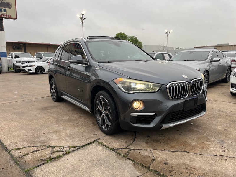 BMW X1 Vehicle Image 06